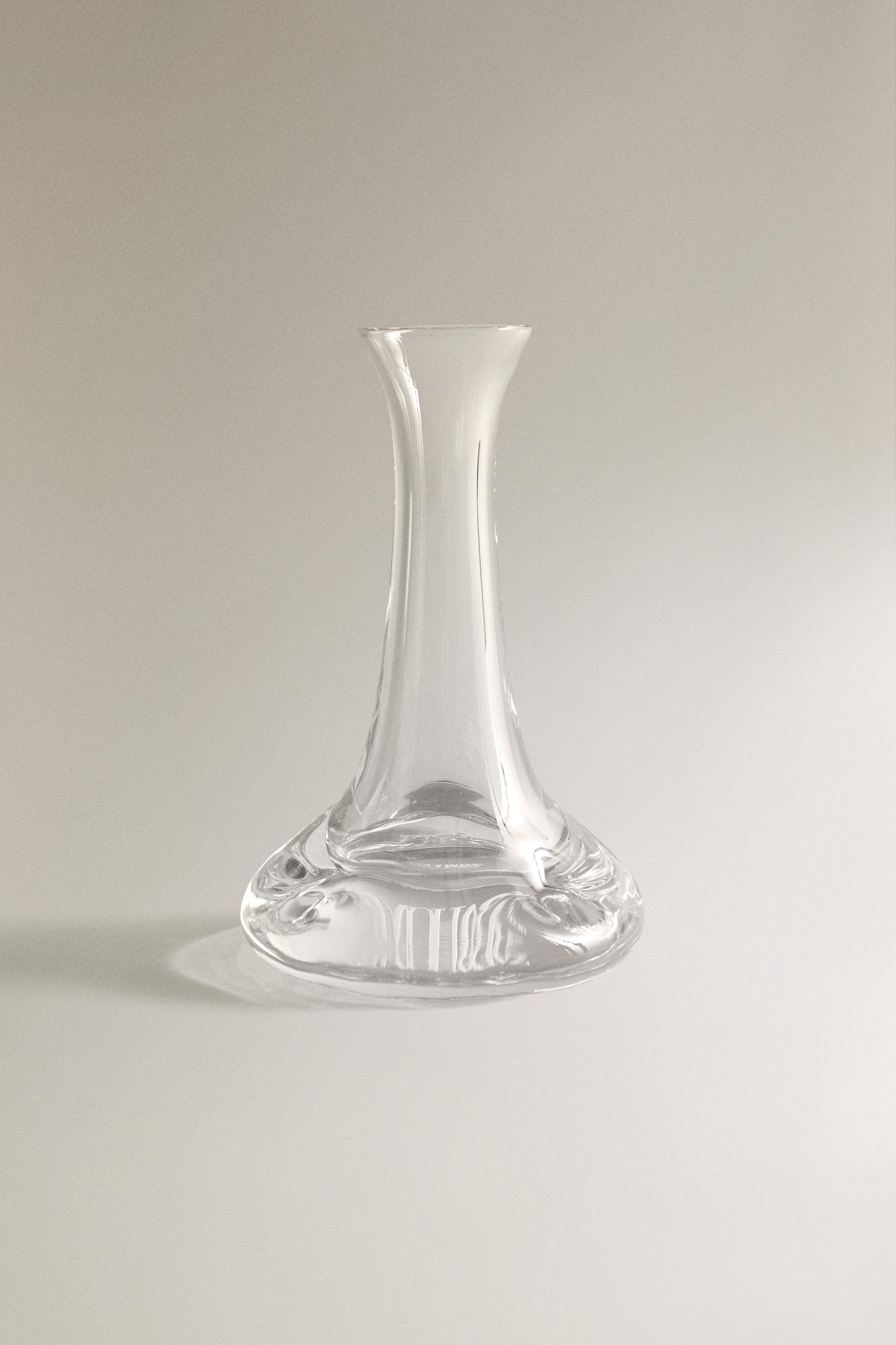 GLASS VASE